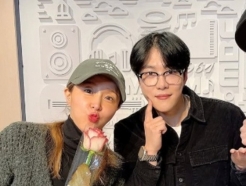 신지에 '사랑의 주문' 건 ♥문원 누구?..7세 연하 '히든싱어' 출신 [스타이슈]