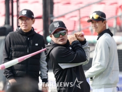 '전설의 충격적 행보' 이종범, KBO 감독 욕심은 버렸나... '최강야구 감독직' 위해 시즌 도중 퇴단이라니