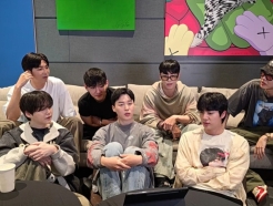 &quot;완전 초심으로&quot; 방탄소년단 완전체, 내년 봄 온다!