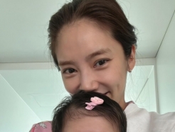 손담비, 딸 해이 올망졸망 정면 공개..여유로운 미소 "아프지 마요"