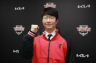&quot;팬들께 크리스마스 선물 됐으면...&quot; 약속 지킨 대투수, 단장도 웃었다