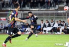SON 환상프리킥, 英 현지 또 열광 &quot;이건 토트넘 문제다&quot;