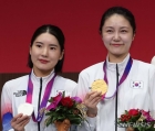 '1위 집안대결' 언니가 웃었다... 펜싱 여자에페 최인정 '금빛 찌르기', 송세라 銀 [항저우AG]