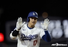 &quot;오타니라면 60-60 노릴 것&quot; 그 높은 공도 넘기다니... 52-52 달성, '오타니 쇼'는 계속된다 [LAD 리뷰]