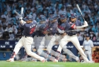 'KBO 43년史 다시 썼다!' 레이예스 202번째 안타 폭발→서건창 10년 기록 깼다! 마지막날 극적 달성 [창원 현장]