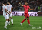 오현규 '대포알 중거리' A매치 데뷔골+이재성 환상 헤더골... 홍명보호, 요르단에 2-0 승리 '亞컵 설욕 성공'