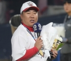 &quot;우승했지만 이제 시작&quot; 이범호 2기 출범, 'KIA는 왜' 계약 1년 남기고 '최고 대우' 안겼나