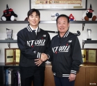 '두산 종신 선언→FA 신청→결국 KT행', 허경민 '4년 40억'은 뿌리칠 수 없었다... &quot;정말 힘든 결정, 두산 팬들께 감사&quot;