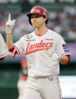 '국대 활약은 거들뿐' KBO 역사상 단 10명뿐인 유격수 박성한, 생애 첫 GG 품에 안을까