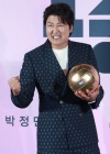 송강호, '부리부리' 어딘가 달라진 눈..쌍꺼풀 수술 의혹? "상안검 수술 했다"[스타이슈]