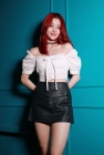 르세라핌 허윤진, 자작곡 발매 연기 &quot;제주항공 참사 깊은 애도&quot;[공식]