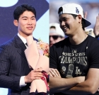 '와' 오타니 또 한글 인사 썼다!→이번엔 LAD 김혜성에 직접 &quot;환영합니다 친구야&quot; 뜨겁게 불꽃까지