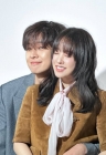 최우식♥박보영, 손잡고 밀착 백허그까지..믿고 보는 설렘 조합 [스타이슈]