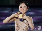 '경련도 참아낸' 김채연, '김연아-이해인 뒤따랐다' 韓 3번째 4대륙 선수권 우승