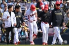 '쓰러진' 김도영 日 안 간다→KIA &quot;광주서 통원 치료 중&quot; 빠른 복귀 위해 재활에 몰두한다