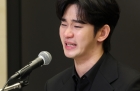 김수현 &quot;故 김새론과 카톡, 가짜 증거..다른 사람이다&quot; 오열