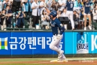 전준우·김원중이 부산서 '원정 유니폼' 입고 롯데가 1회초 공격... NC '사직 홈경기' 진풍경