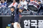 LG서 굴러온 복덩이, 데뷔 첫 5안타 폭발! 롯데 2위 탈환 이끌었다... 사령탑도 축하인사 [대전 현장]