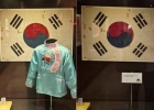 호주 전쟁기념관, 태극기 앞 '중국 옷' 치웠다
