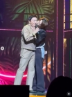 '이다해♥' 세븐, 무대 위 돌발 행동..조정석에 찐한 뽀뽀 [스타이슈]