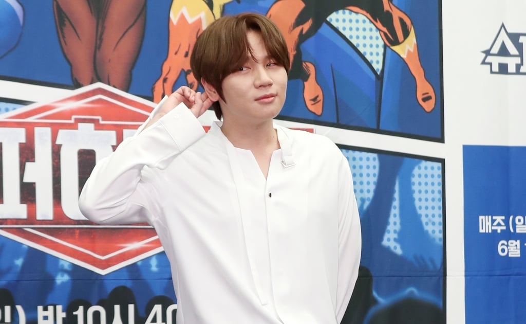 [★포토]케이윌, 깔끔한 블랙 앤 화이트 패션 - 스타뉴스