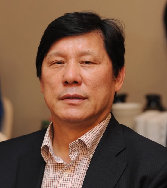 [分享] KBO實行委員長許龜淵:硬打144場 貪小便宜