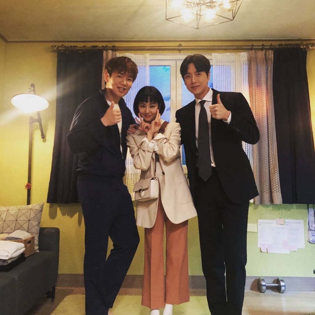 장성규, '꼰대인턴' 특별출연 인증샷 