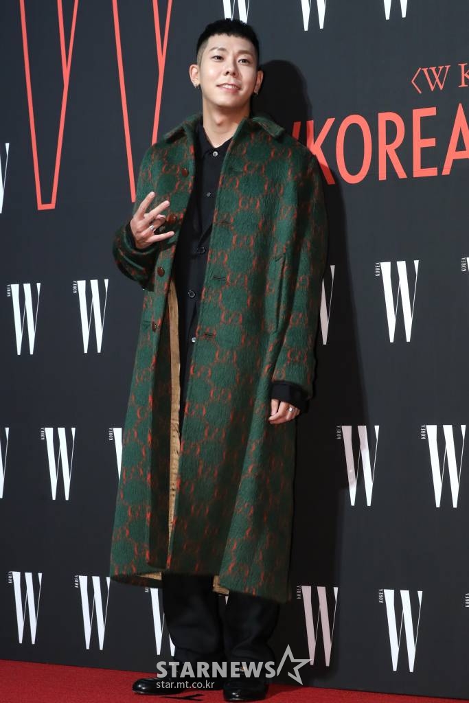 로꼬, 올 가을 동갑내기 연인과 결혼 