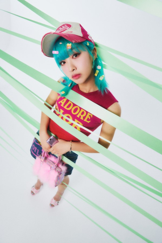 아도라 &quot;웃는 모습 뒤에 죽기 살기로 발버둥치고 있어&quot; [★FULL인터뷰] - 뉴스 썸네일 이미지