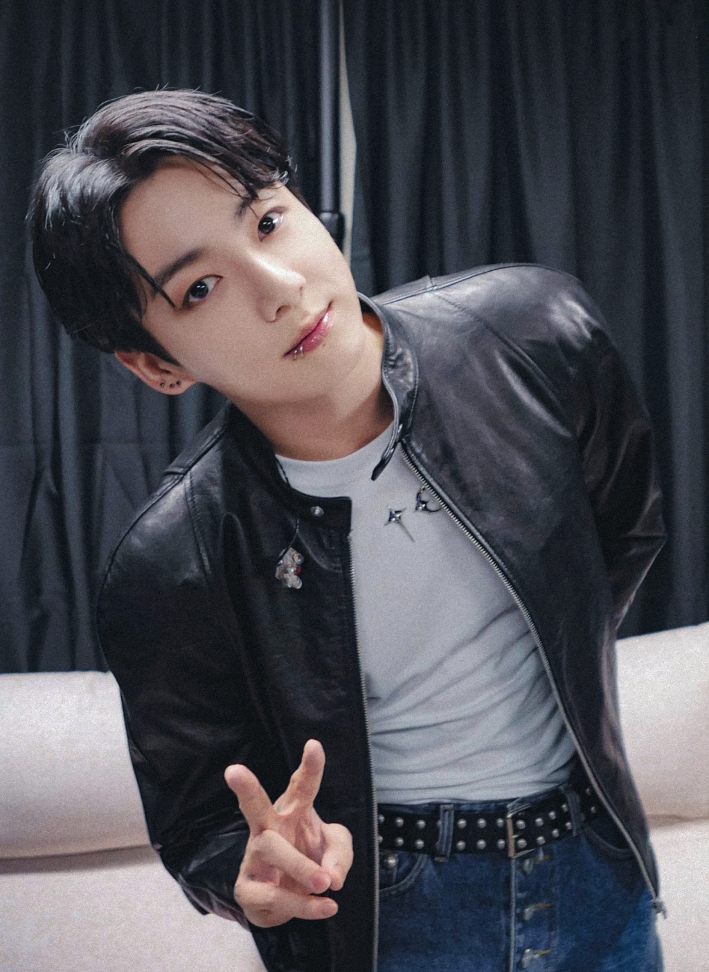 방탄소년단 정국, 'K-팝 대표 최강 97년 남자 아이돌' 1위..日매체