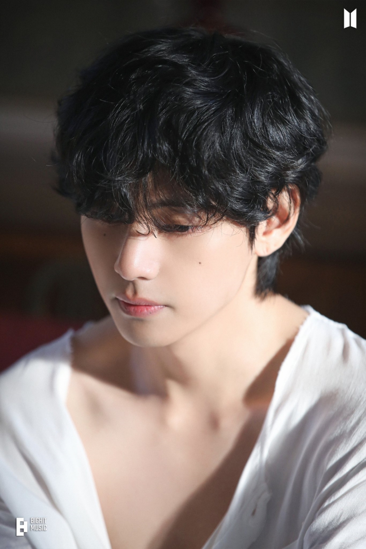 방탄소년단 뷔 '윈터 어헤드' 스포티파이 2억 7000만 스트리밍 달성..애플 뮤직 송차트 100일 차트인 | 스타뉴스