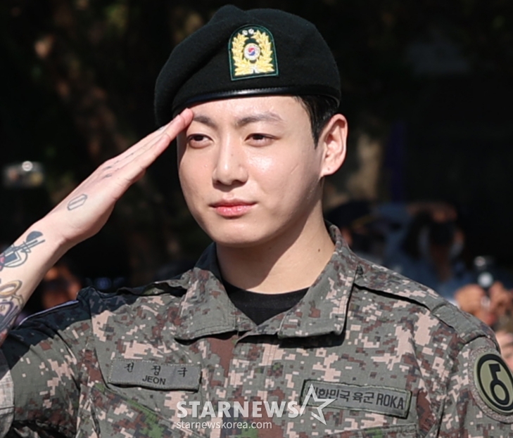 방탄소년단 정국이 군 복무 중 이룬 20가지 성과..美포브스 집중조명 - 뉴스 썸네일 이미지