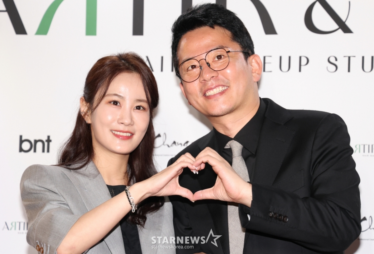 '결혼 D-7' 김준호, 신혼여행 당장 못 간다..♥김지민 홀로 미국행