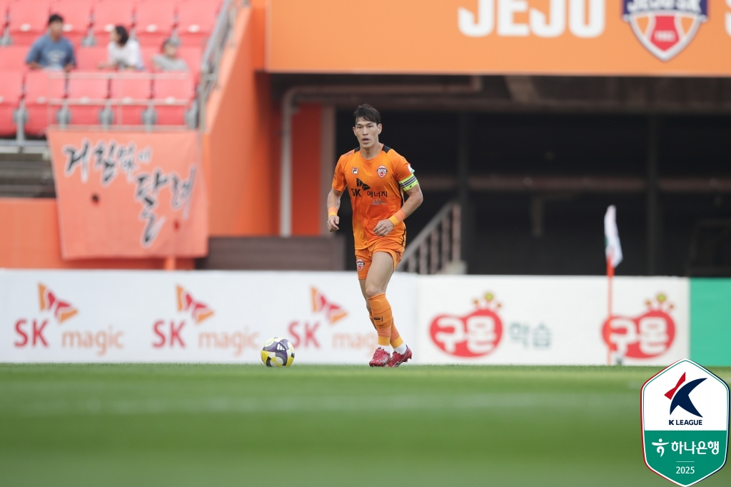 사상 초유의 4명 퇴장, 무더기 '추가징계'도 불가피... 30대 베테랑들이 자초한 '강등 위기'