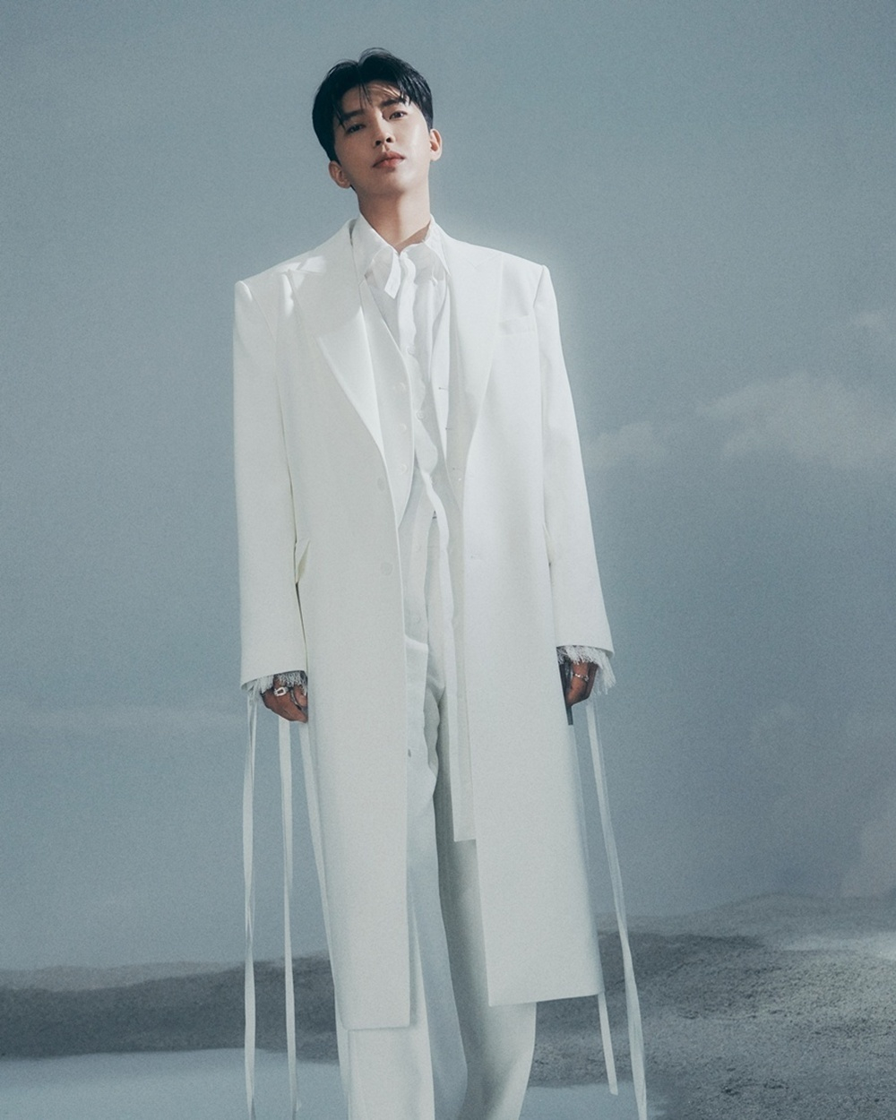 임영웅 정규 2집·전국투어 기념, 팬클럽 '영웅시대' 지하철 랩핑 프로젝트 성대한 시작