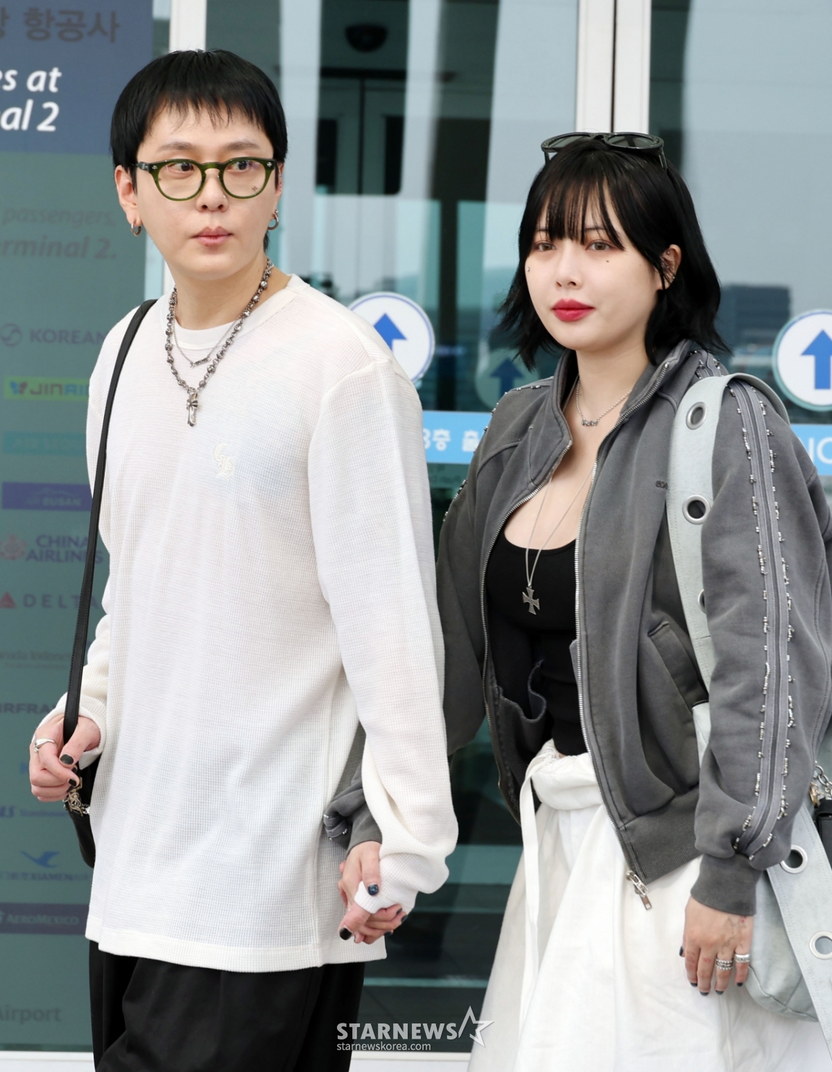 용준형 -현아 '꼭잡은 손'[★포토]