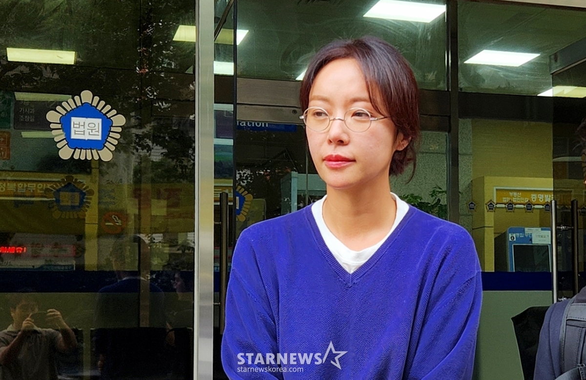 '회삿돈 43억 횡령' 황정음, 항소 포기..징역형 집행유예 확정