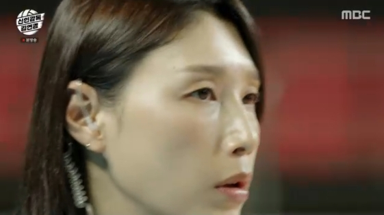 김연경, '필승 원더독스' 연속 범실에 '이악물'.."내 탓인가" 자책[신인감독김연경]
