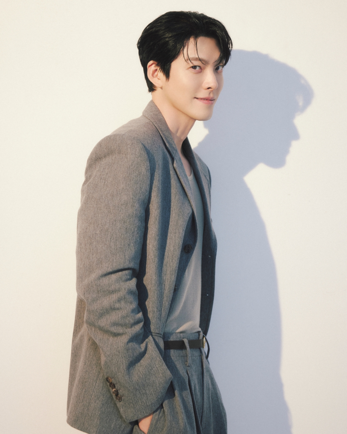 김우빈 2025 인터뷰 사진