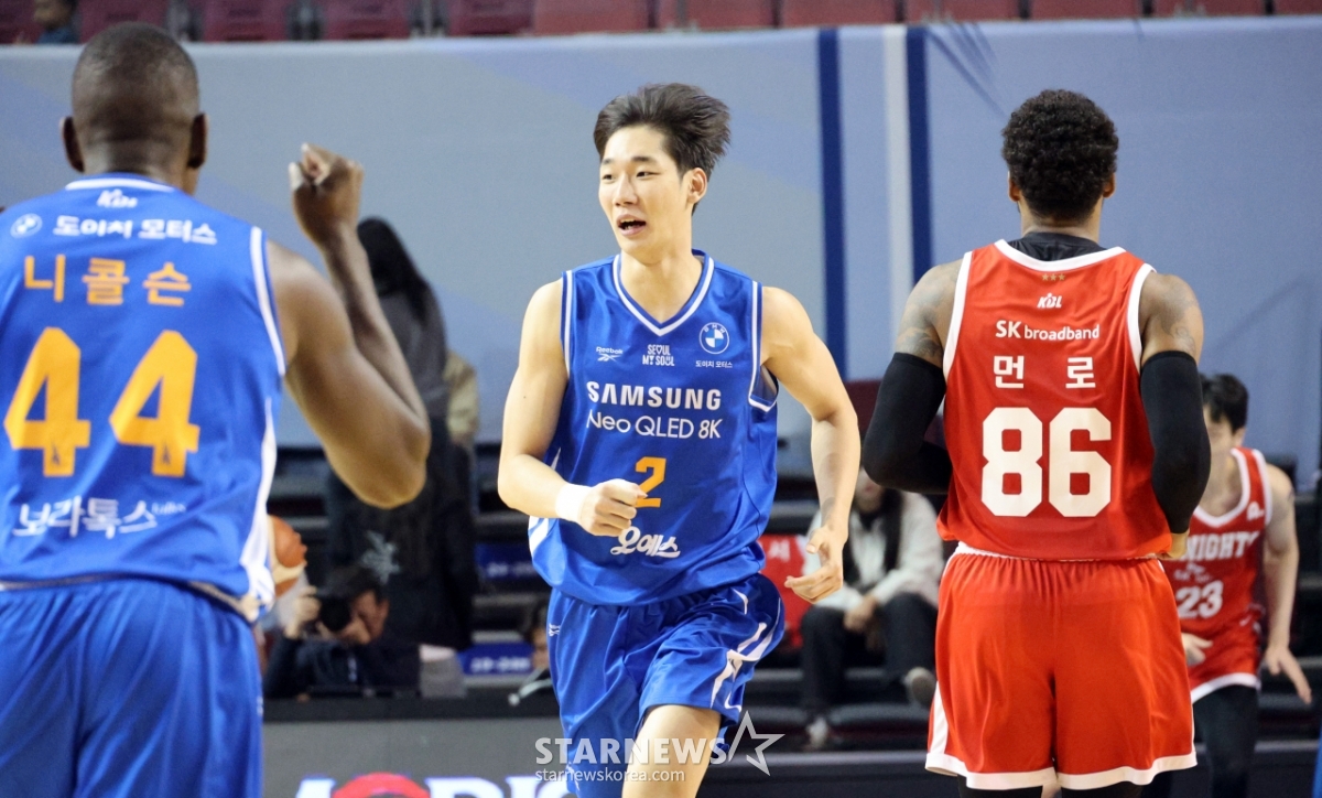 [포토] '니콜슨과 자축하는' 이원석