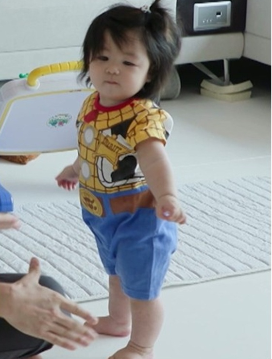 심형탁♥사야 子 하루, 폭풍 성장 근황..생후 253일만 일어섰다 [슈돌]