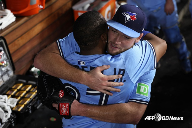 TOR 32년 만의 우승까지 '단 1승'! 초짜 투수가 'KKKKKKKKKKKK' 괴물투→WS 역사상 최초 홈런 기록까지 [WS5]