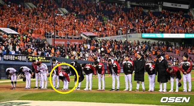 "제 실력 부족했죠... 다음엔 꼭" 임찬규 자기반성, 홈팬에 120도 폴더 인사→호투 약속했다 [KS4 현장인터뷰]