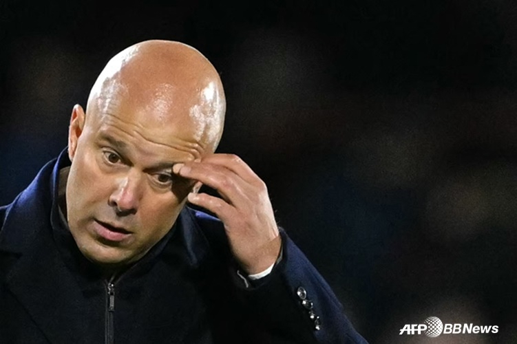 리버풀 팬들 속 터지네! 8500억 썼는데 감독이 "선수단 부족하다... 주전 나왔어도 팰리스 못 이겨" 충격 망언