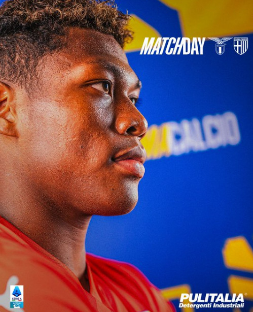 '맨유→밀란→인테르 러브콜' 日 혼혈 골키퍼, 이젠 첼시가 노린다 "몇 주 안에 협상 제안"... 빅클럽 입성하나