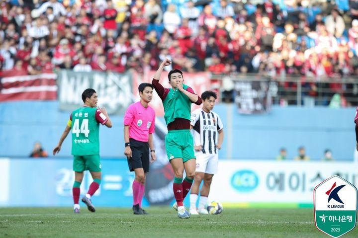 인생골! 유강현, 환상 오버헤드킥에 '서울 침몰'... 대전, 안방서 3-1 승리 '3→2위 상승'