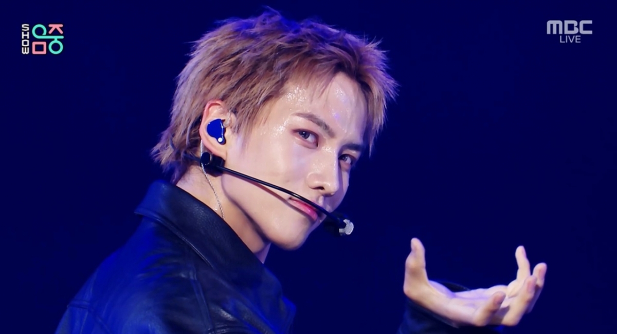 '음악중심' 82메이저, 힙합+테크하우스로 컴백..'트로피 안무' 눈길