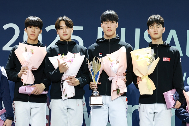 '오상욱·구본길 후계자들' 한국 男 사브르, 주니어 월드컵 단체전서 금메달 획득... 女단체는 아쉬운 6위