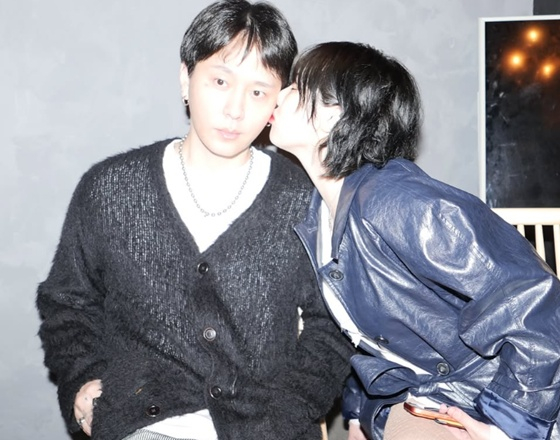 '임신설 부인' 현아, 다이어트 성공 후 ♥용준형과 뽀뽀..돈독해진 부부 사이