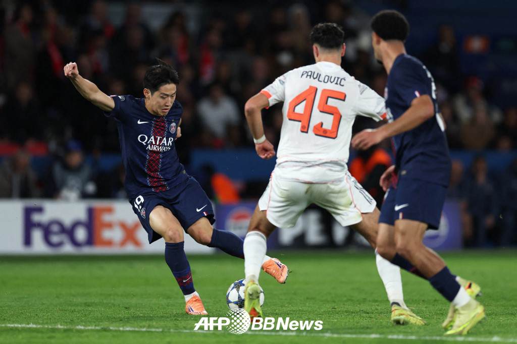 이강인 존재감에 화들짝 놀란 뮌헨, 김민재 긴급 투입→센터백만 3명 배치 대응